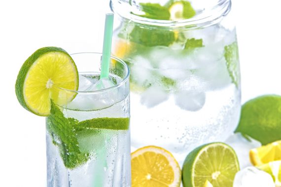 mineral-water-1532300_1280